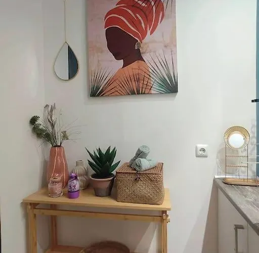 The Cozy Nest In Rhodes Town *